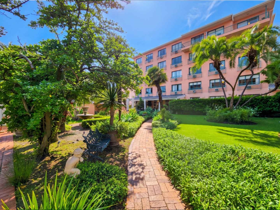 2 Bedroom Property for Sale in Sea Point Western Cape